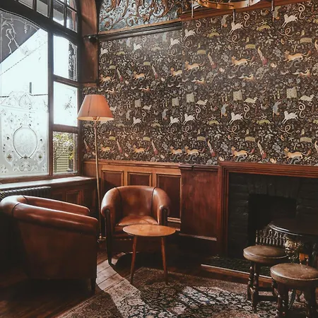 The Black Lion Pub&Boutique Guesthouse-3